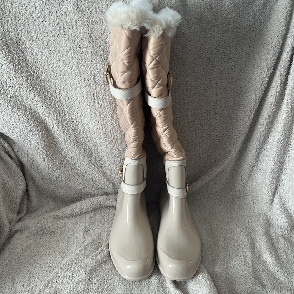 Michael Kors Fulton Quilted Rubber boots Size 10 Beige Cream Gold Like new - Picture 4 of 16